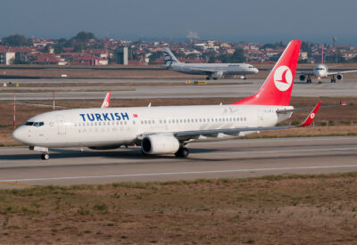 TurkishAirlines 73H TC-JFJ IST 011012