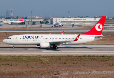 TurkishAirlines 73H TC-JFN IST 031012