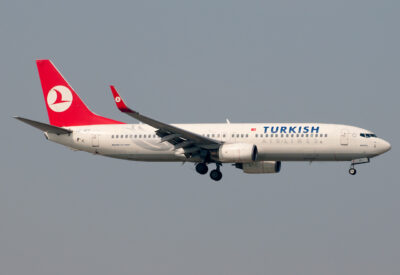 TurkishAirlines 73H TC-JFY IST 031012