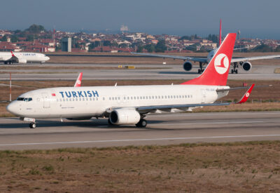 TurkishAirlines 73H TC-JGC IST 011012