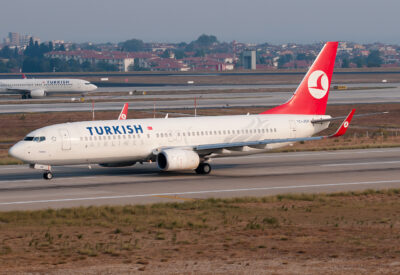 TurkishAirlines 73H TC-JGH IST 031012