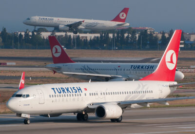 TurkishAirlines 73H TC-JGK IST 011012