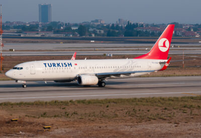 TurkishAirlines 73H TC-JGO IST 031012