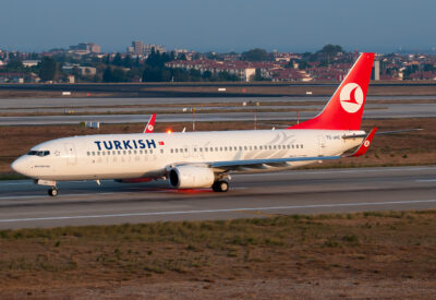TurkishAirlines 73H TC-JHC IST 011012