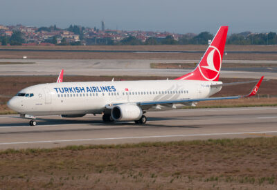 TurkishAirlines 73H TC-JHM IST 031012