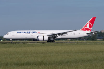 TurkishAirlines 789 TC-LLK AMS 300720
