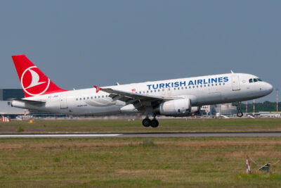 TurkishAirlines A320 TC-JPB MXP 120617