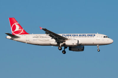TurkishAirlines A320 TC-JPH AYT 150915