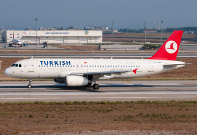 TurkishAirlines A320 TC-JPH IST 031012
