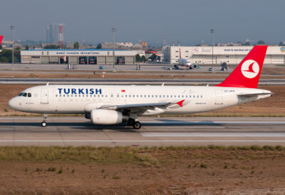 TurkishAirlines A320 TC-JPS IST 031012
