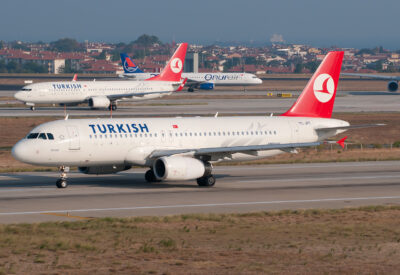 TurkishAirlines A320 TC-JPT IST 011012