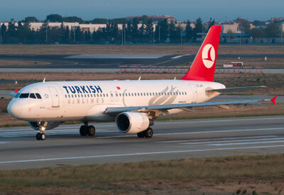 TurkishAirlines A320 TC-JPY IST 011012
