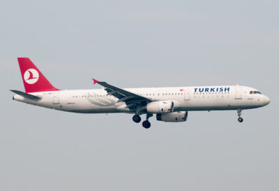 TurkishAirlines A321 TC-JML IST 031012