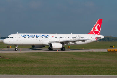 TurkishAirlines A321 TC-JMN GVA 261014