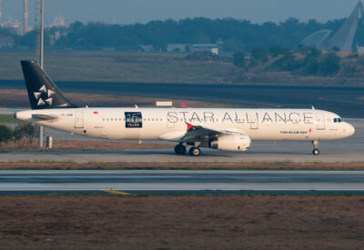 TurkishAirlines A321 TC-JRB IST 031012