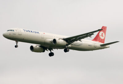 TurkishAirlines A321 TC-JRC LHR 130908