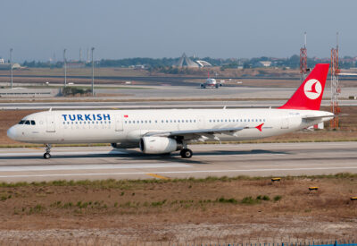 TurkishAirlines A321 TC-JRL IST 031012