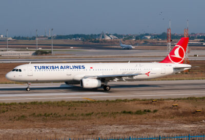 TurkishAirlines A321 TC-JRS IST 031012