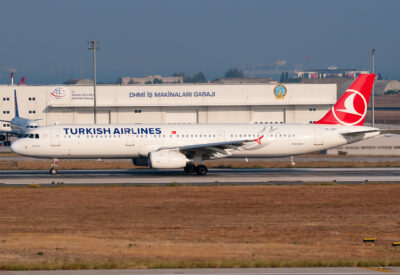 TurkishAirlines A321 TC-JRY IST 011012