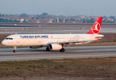 TurkishAirlines A321 TC-JSB IST 031012