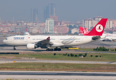 TurkishAirlines A332 TC-JNA IST 031012