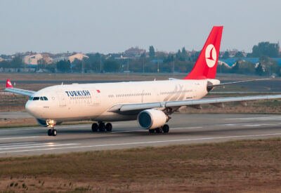 TurkishAirlines A332 TC-JND IST 031012