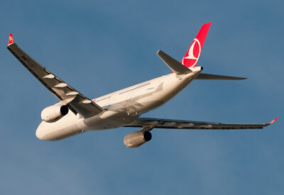 TurkishAirlines A333 TC-JNN LHR 060112