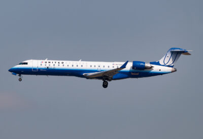 USAirwaysExpress CRJ700 N726SK LAX 081009
