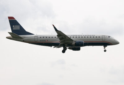USAirwaysExpress E175 N130HQ DCA 021009