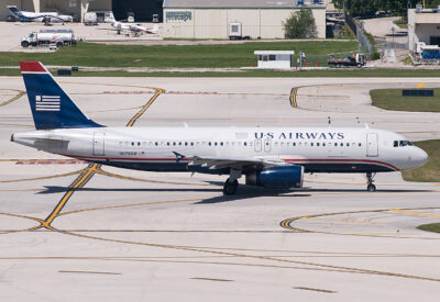 USAirways A320 N678AW FLL 011010
