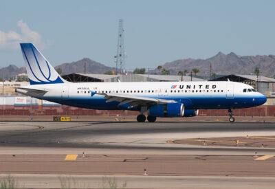 UnitedAirlines A320 N438UA PHX 031010