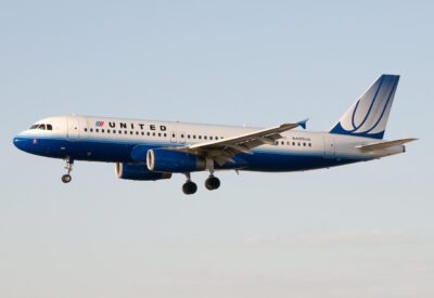 UnitedAirlines A320 N485UA LAS 041009
