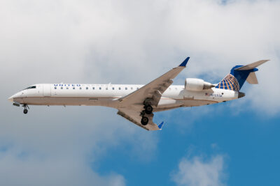 UnitedExpress CRJ700 N705SK IAH100914