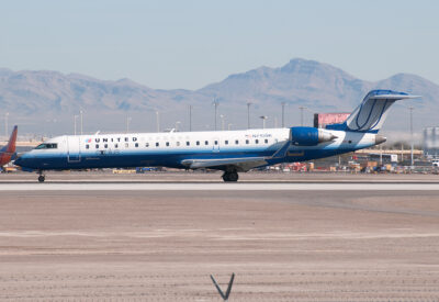 UnitedExpress CRJ700 N710SK LAS 130311