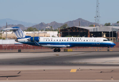 UnitedExpress CRJ700 N793SK PHX 031010