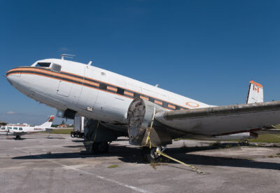 Unknown DC3 N587LM OPF 011010