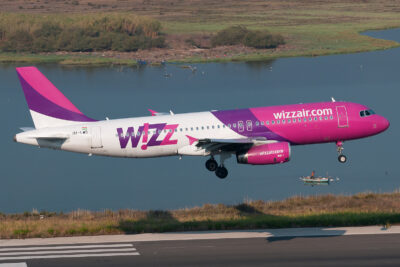 Wizzair A320 HA-LWD CFU 020915