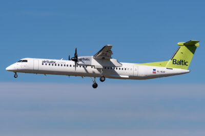 airBaltic Dash8-Q400 YL-BAF DUS 300918