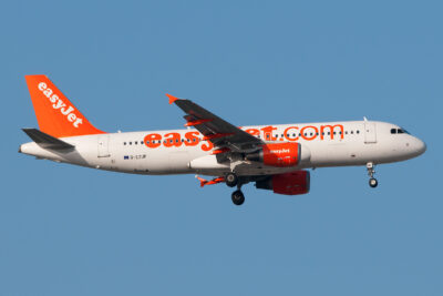 easyJet A320 G-EZUP MAD 050916