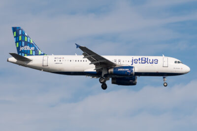 jetBlue A320 N571JB JFK 120822