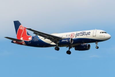 jetBlue A320 N605JB JFK 120822