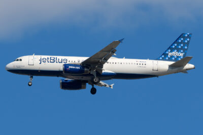 jetBlue A320 N618JB JFK 130822