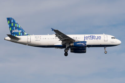 jetBlue A320 N651JB JFK 120822