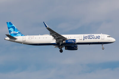 jetBlue A32B N943JT JFK 120822