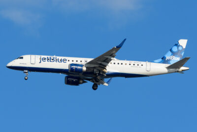 jetBlue E190 N239JB JFK 130822