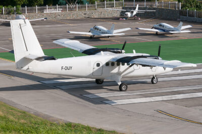 AirAntillesExpress DHC-6 F-OIJY SBH 030115