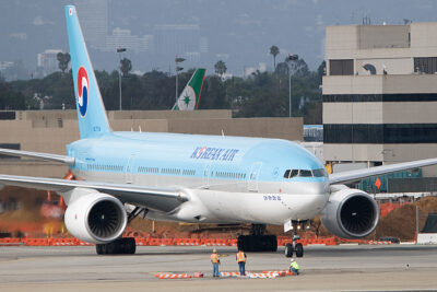KoreanAir 77W HL7714 LAX 061010a