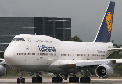Lufthansa 744 D-ABTD MIA 280910a