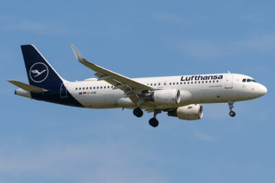 Lufthansa A32A D-AIUE MUC 080623