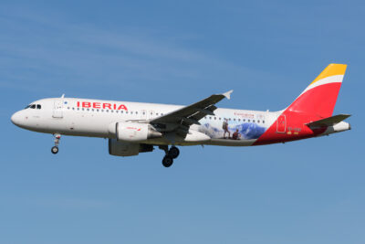 Iberia A320 EC-KOH DUS 240923